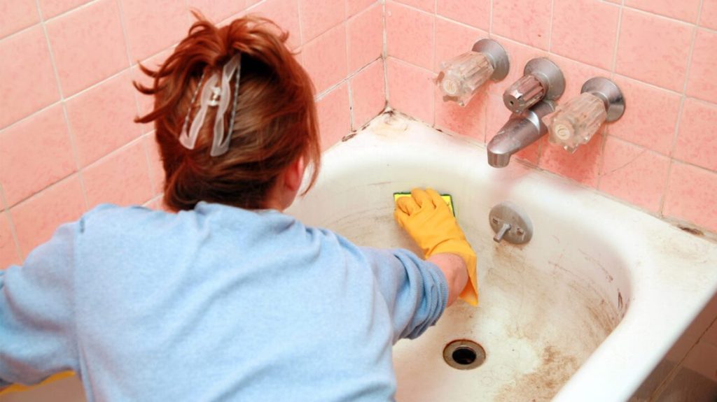 Housekeeping in the Bathroom to Prevent Mildew and Mold 3 Bathroom cleaning