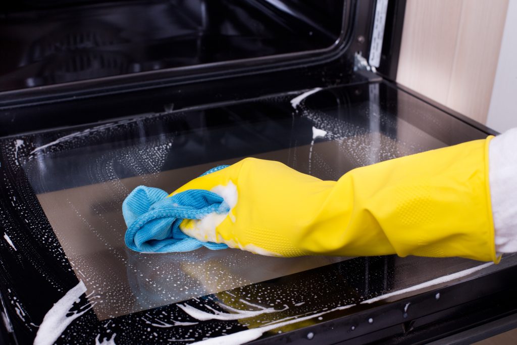 Instructions - How to Clean Your Oven? 3 istock 518508246 1