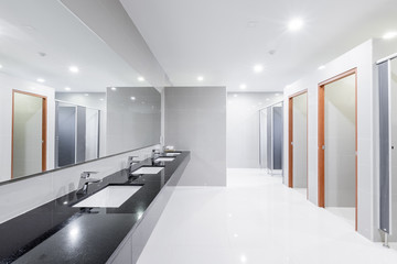 Reasons for Commercial End of Lease Cleaning Service 7 Clean and modern commercial bathroom ready after end-of-lease cleaning. Every corner and surface sparkles.