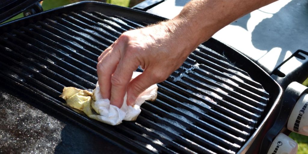 How do you Clean a Disgusting BBQ? 4 BBQ cleaner