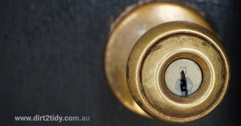 Do brass doorknobs automatically disinfect themselves? 3 What is the Oligodynamic Effect and How Does It Work