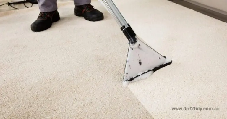 What are the tips for the end of lease cleaning? 5 Deep cleaning carpet with a specialized machine during end-of-lease cleaning.