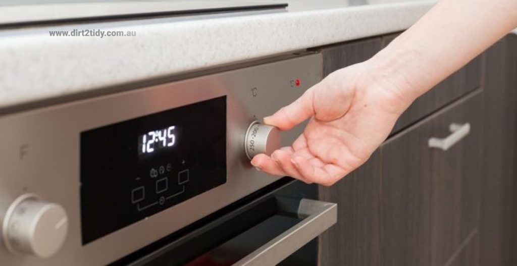 How do self cleaning ovens work? 1 oven cleaning