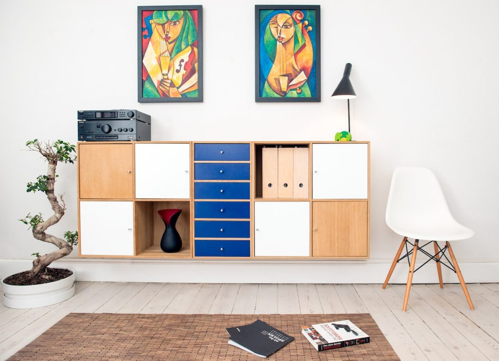 How to Keep Your Artwork at Home Clean and Safe 1 safe and clean