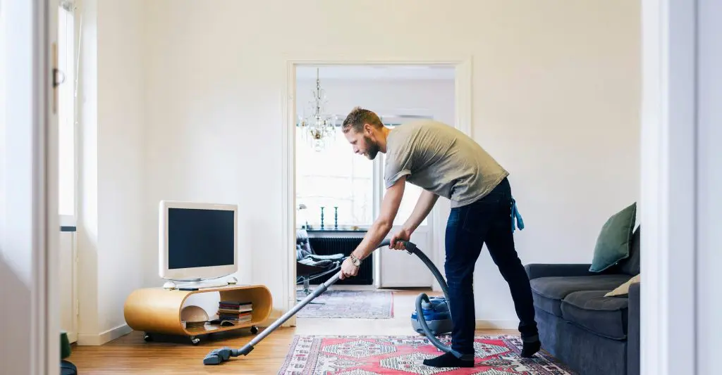 Should I do my end of lease cleaning myself? 5 Cleaning Carpet DIY