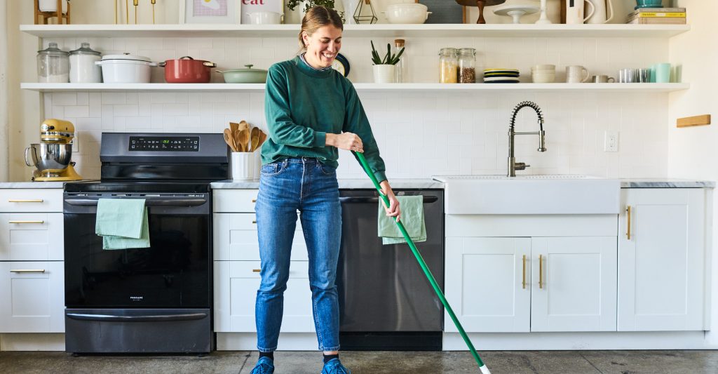 How To Clean Your House From Top To Bottom For The New Year 1 3
