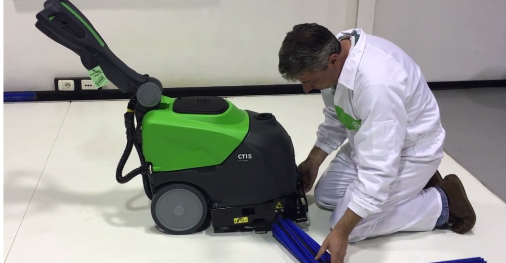 Can you clean a carpet with just water? 2 clean a carpet