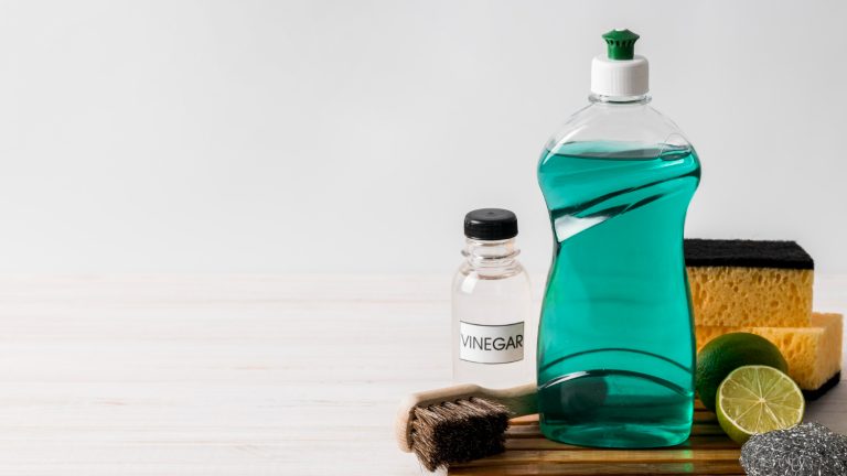 How Effective is Vinegar as a Cleaning Product, Really?