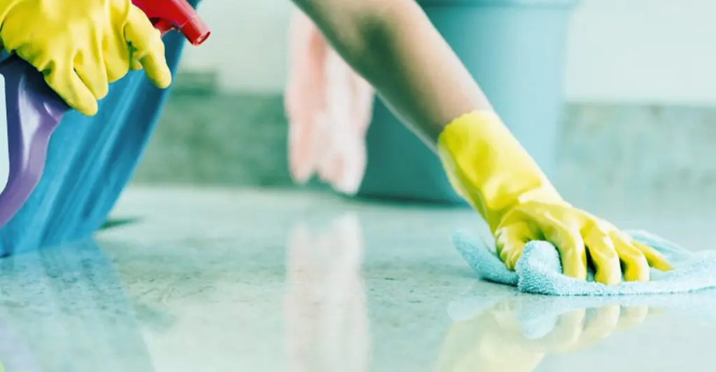6 FAQs on How to Clean Walls For End of Lease Cleaning? 4 DIY Surface Cleaning with Cloth