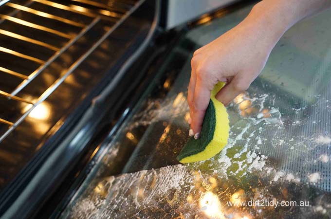 Expert Tips for DIY Oven Cleaning: Save Money and Get Amazing Results 3 DIY Oven Cleaning