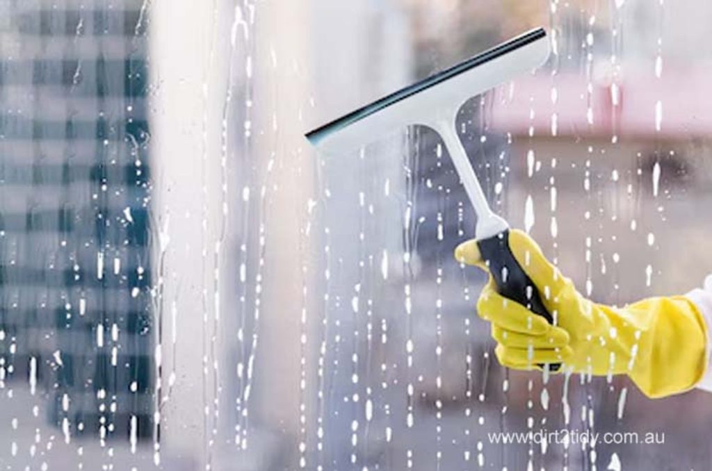 Everything You Need to Know About Hiring Window Cleaning Specialists 1 window cleaning