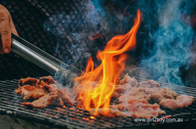 "BBQ Cleaning Hacks for a Perfect Australian Grill"