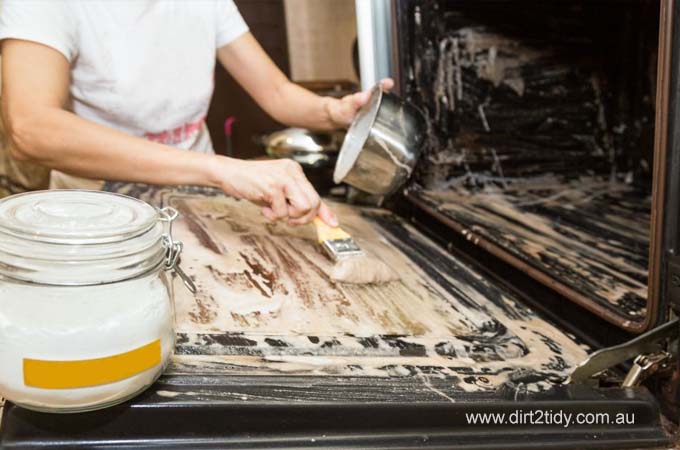 DIY Oven Cleaning Tips for Australian Households