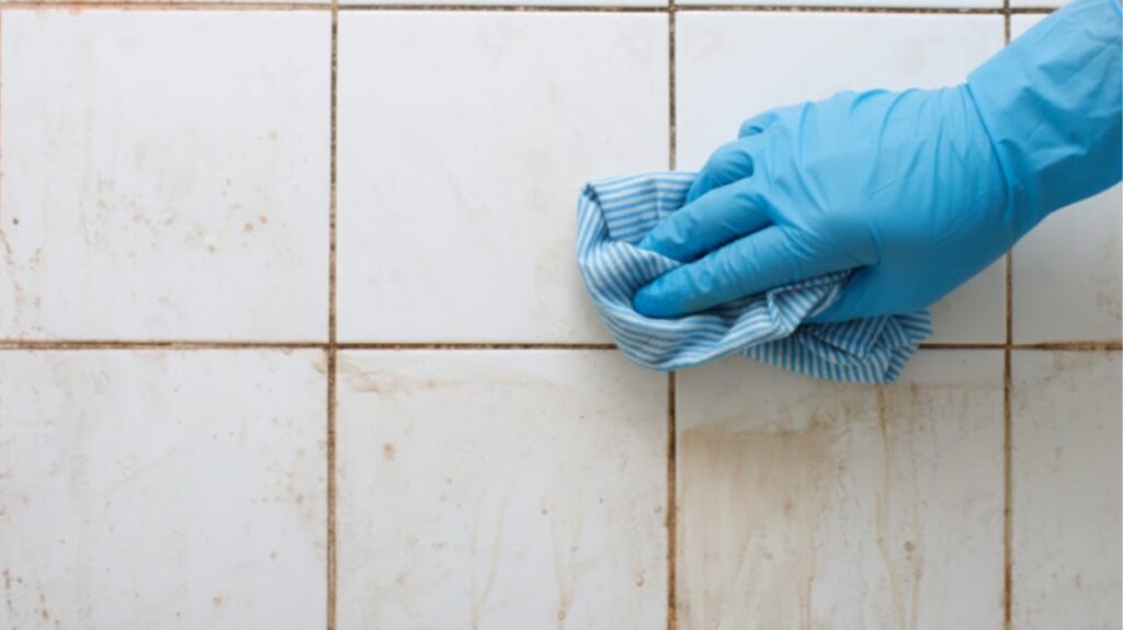 Ultimate Guide to Cleaning Bathroom Grime in Furnished Rentals 1 Cleaning Bathroom Grime in Furnished Rentals